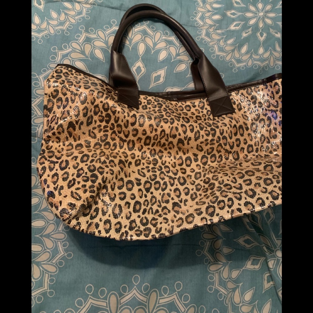 Leopard print tote bag